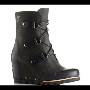 Sorel Joan of arctic mid wedge. Black